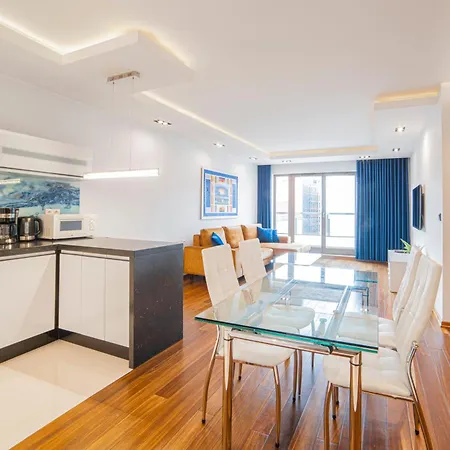 Apartament Amber Centrum Z Basenem *