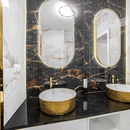 Apartament Amber Centrum Z Basenem *